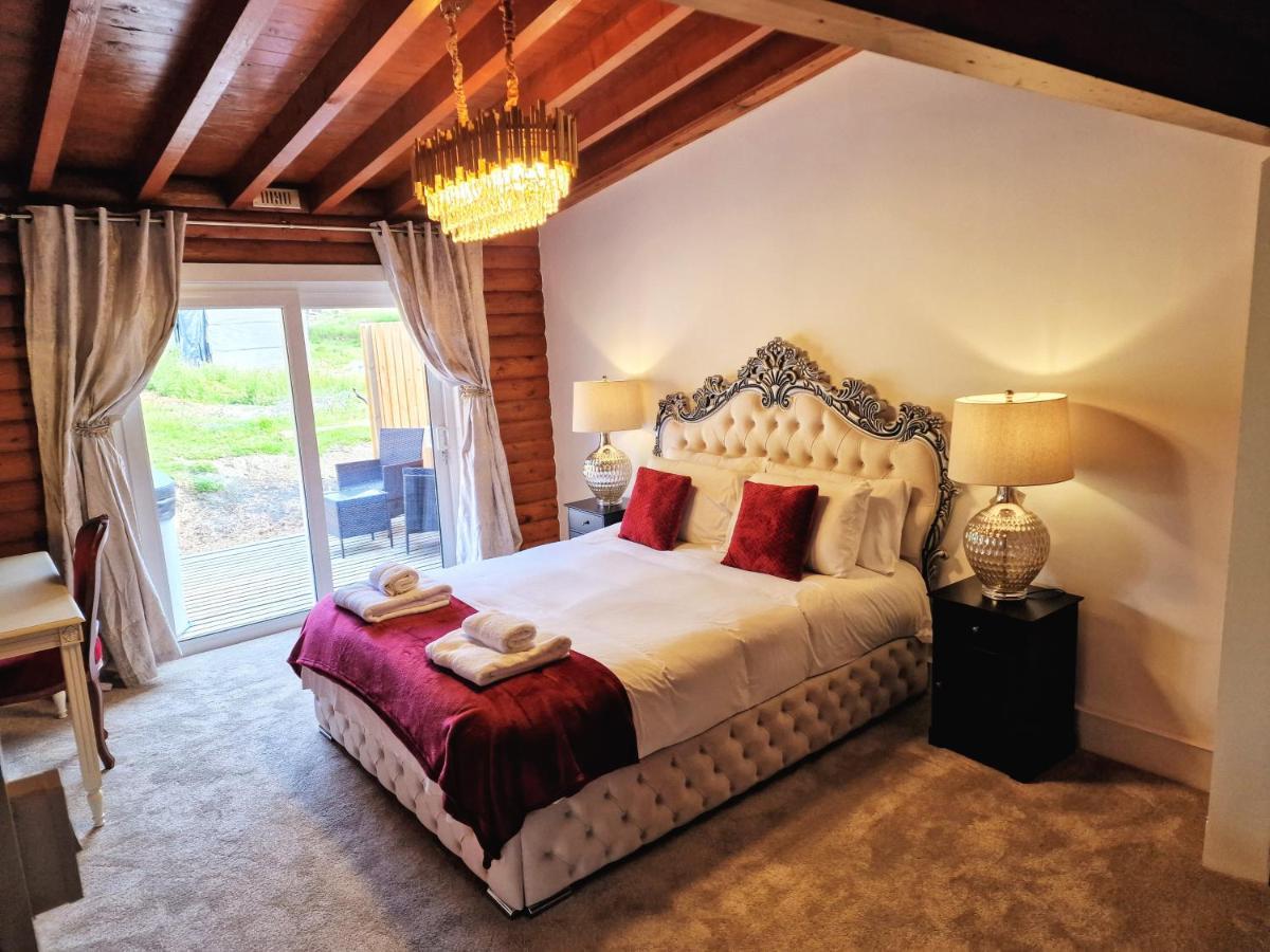 Kaoglen-Spruce-Hot Tub-Forrest Setting-Pet Friendly Villa Balnald Luaran gambar